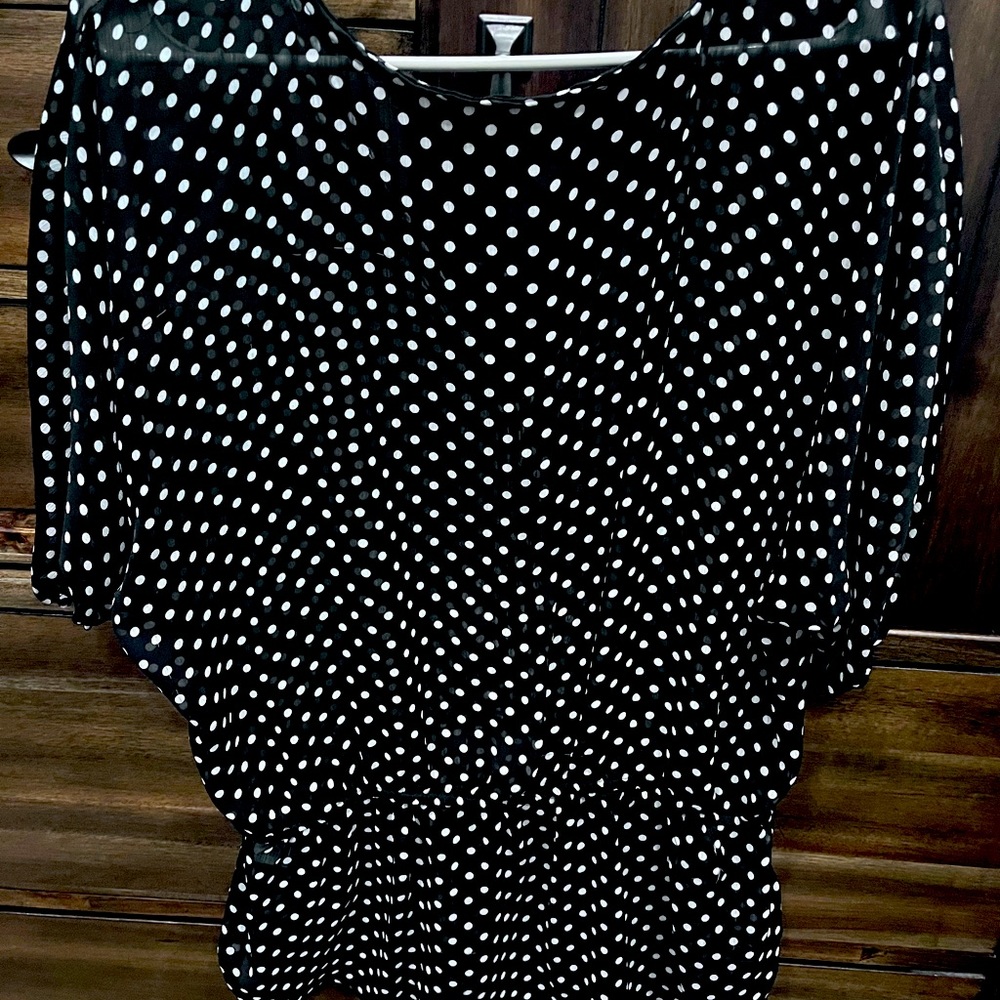Fun work top! - Picture 2 of 3